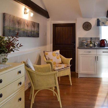 Maplehurst Barn Stables Staplehurst Экстерьер фото